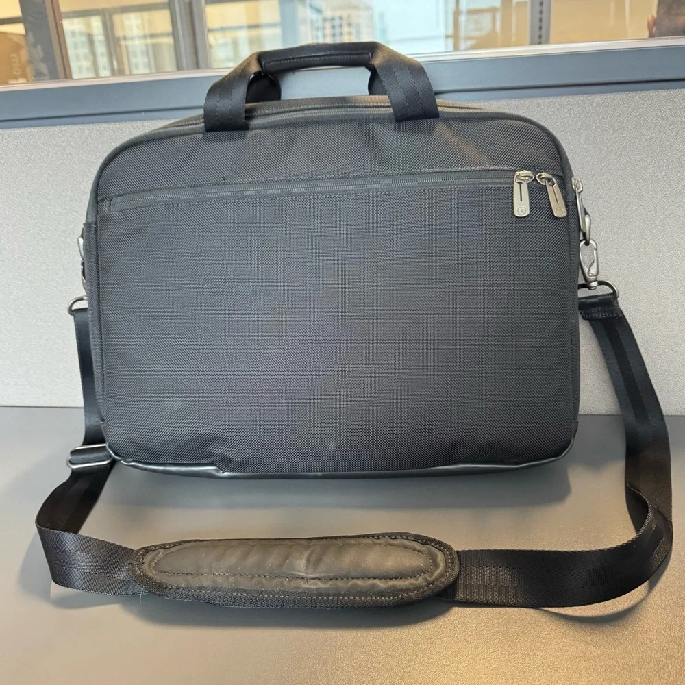 Tumi Laptop Messenger Bag Black - Carry On Luggage